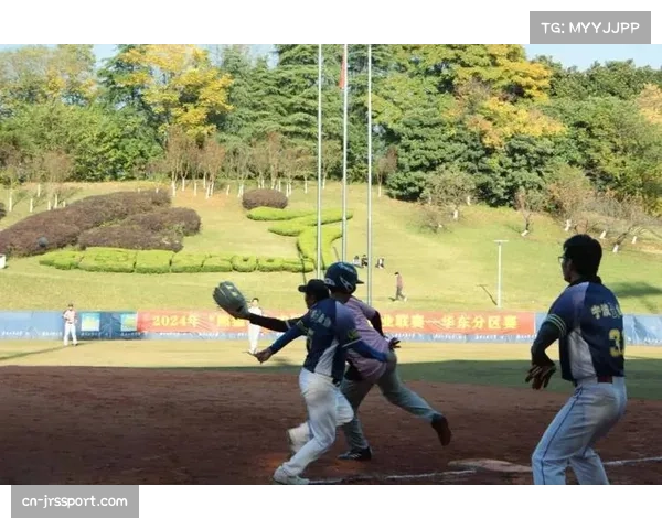 “熊猫杯”慢投垒球企业联赛华西分区赛，成都金牛战舰队夺冠