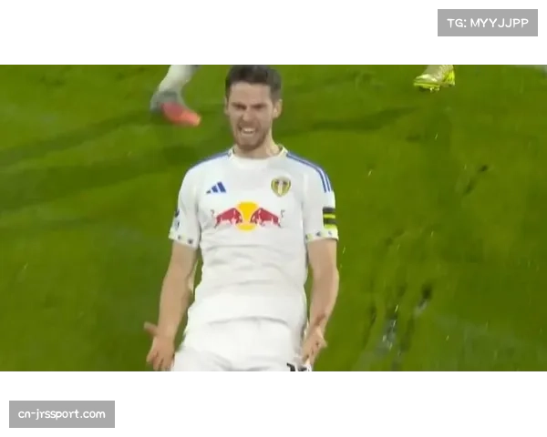 利兹联补时第6分钟田中碧凌空抽射，3-3绝平利物浦