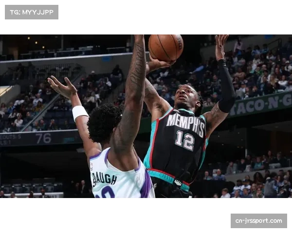 东超赛场现惊天隔扣，莫兰特复出之战隔扣乐福引热议